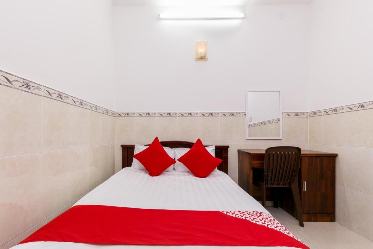 OYO 372 Vy Hà Hotel Thành Pho Ho Chí Minh Esterno foto