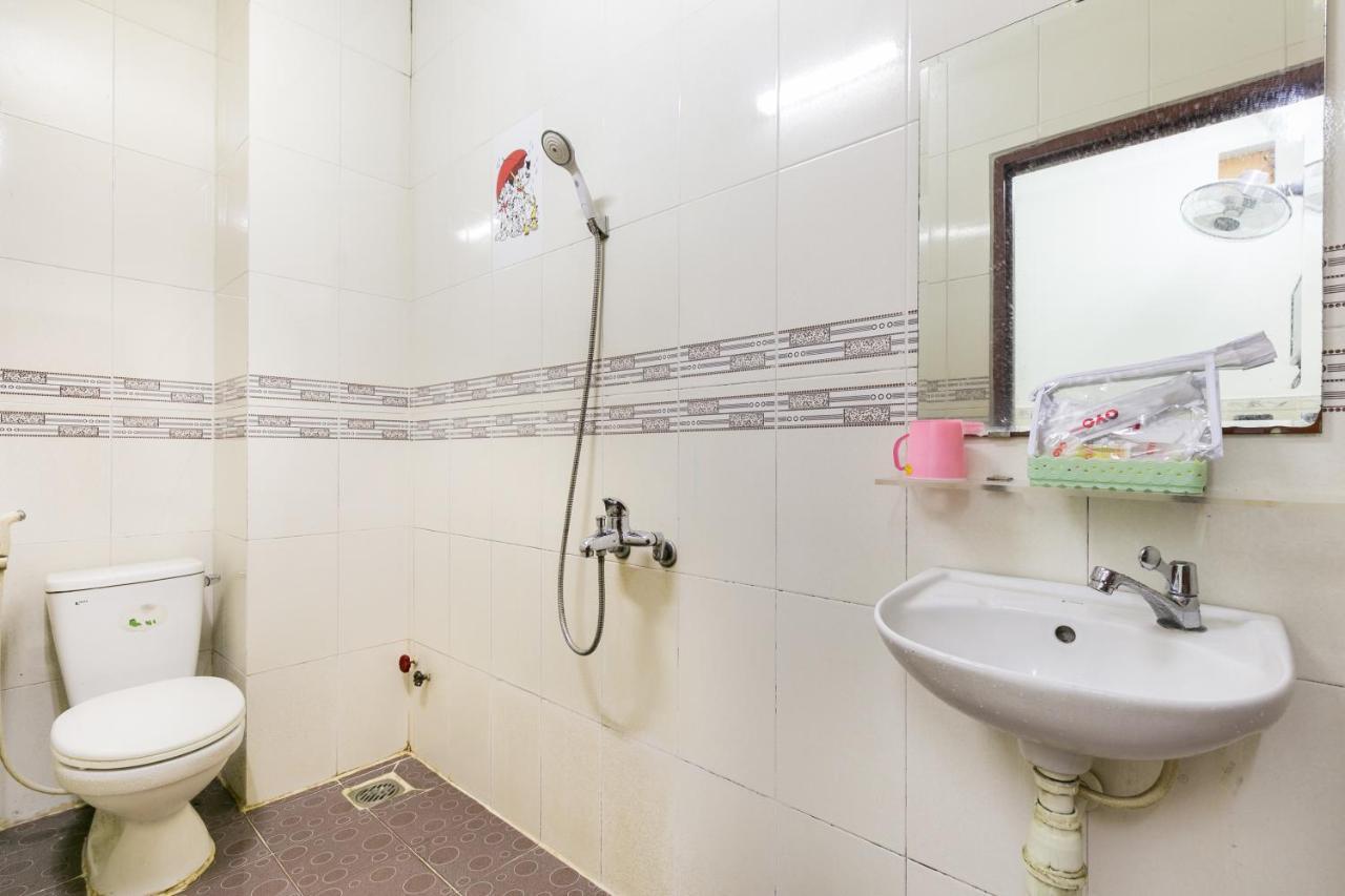 OYO 372 Vy Hà Hotel Thành Pho Ho Chí Minh Esterno foto