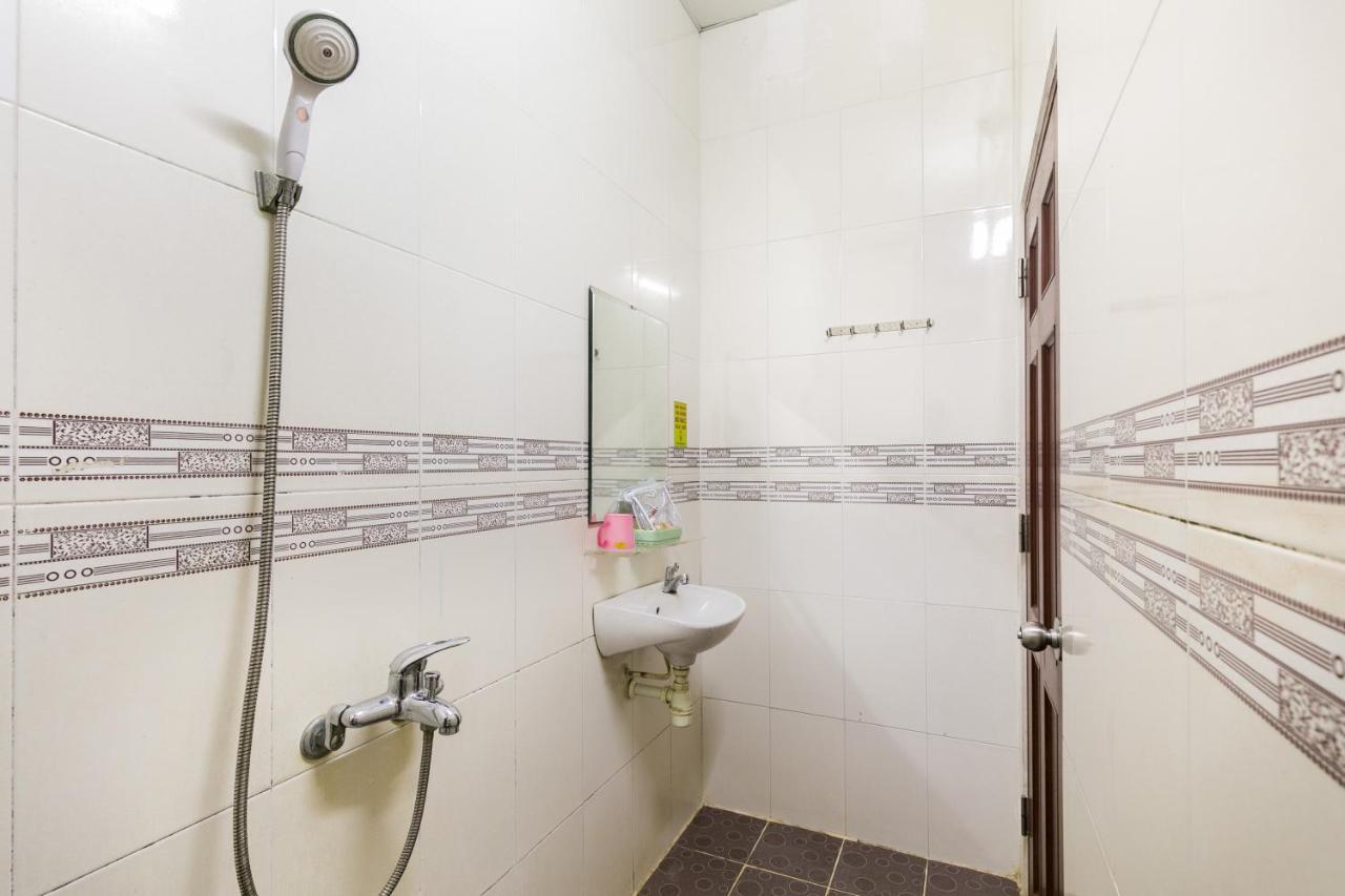 OYO 372 Vy Hà Hotel Thành Pho Ho Chí Minh Esterno foto