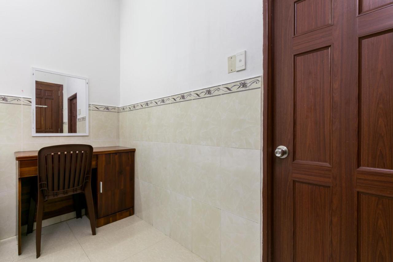 OYO 372 Vy Hà Hotel Thành Pho Ho Chí Minh Esterno foto
